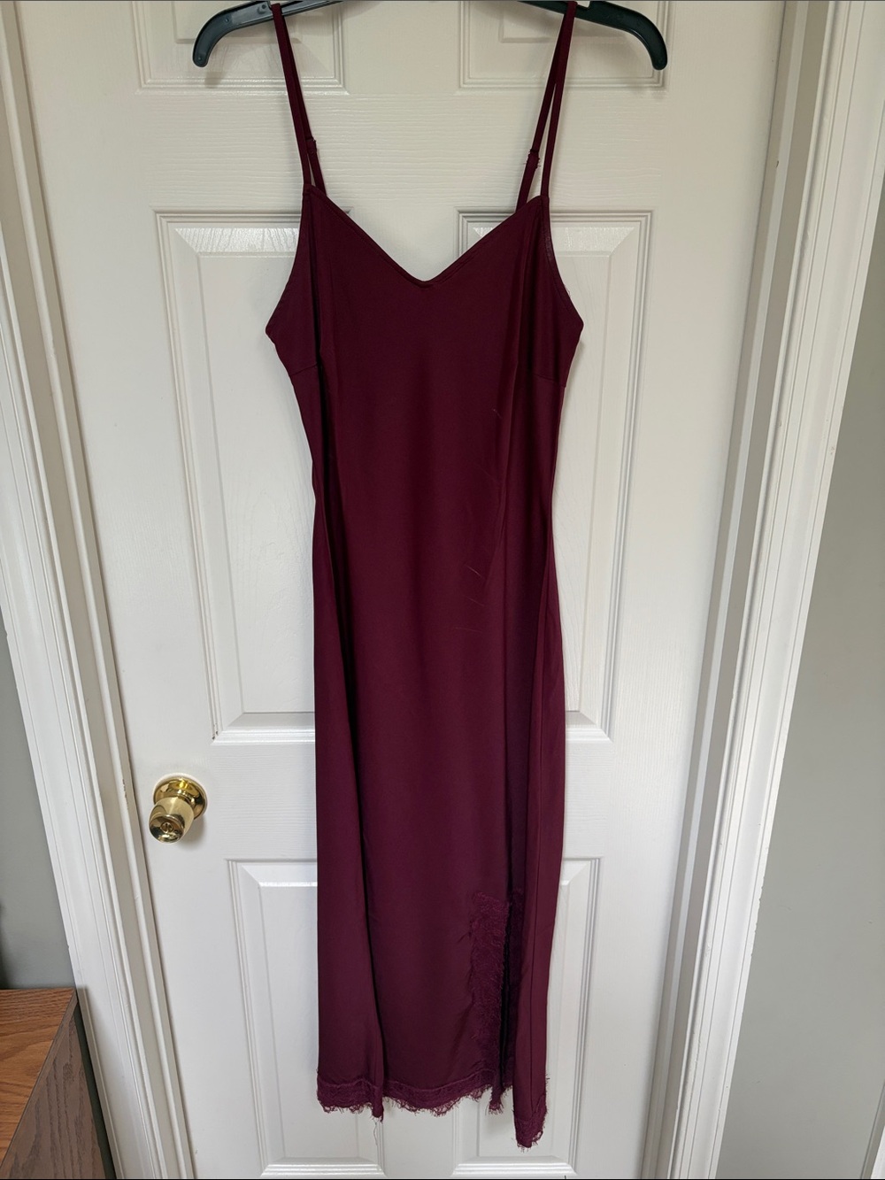 Women’s Burgundy Spaghetti-Strap Midi Slip Dress